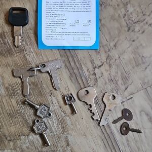 Vintage Key Collection LUGGAGE